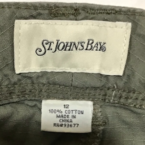 St. John’s Bay Army Green Shorts in Size 12 - Picture 3 of 3